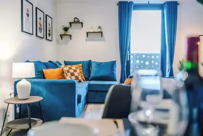 Image de New! Pristine 2-Bed Flat, Great Location, Sleeps 6