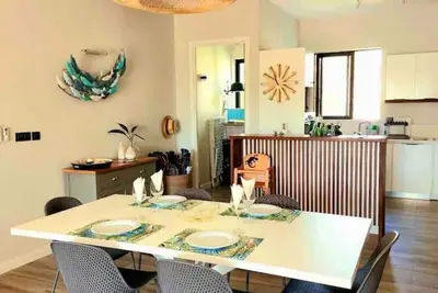 Image de Tropical Beachfront apartment
