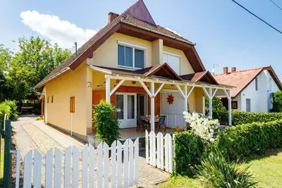 Image de Merveilleuse maison de vacances pour 5 personnes avec Tv, patio et parking