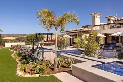 Image de 5-Br Golf Villa With Golf Cart & Transp. Included