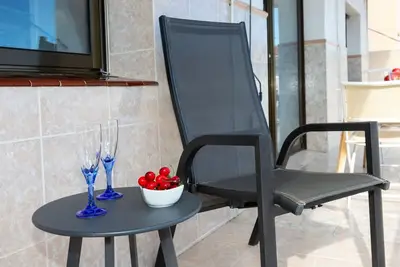 Image de Bel appartement pour 6 personnes avec climatisation, Wifi, Tv, terrasse et parking