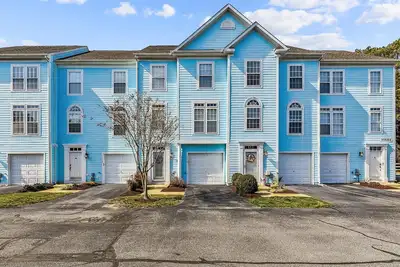 Image de Bethany Beach 4 Bed 3. 5 Bath Townhome - 7 Min Walk to Beach w/ Beach Gear