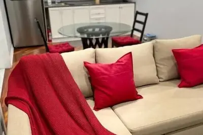 Image de Cozy 1 Bedroom Suite with Free parking