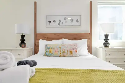 Image de Be A Nomad | Renovated | 1 blk Away from the Beach