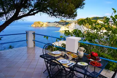 Image de Maridea Ponza, La Sirenetta. . . Villa indépendante avec vue fantastique sur la mer