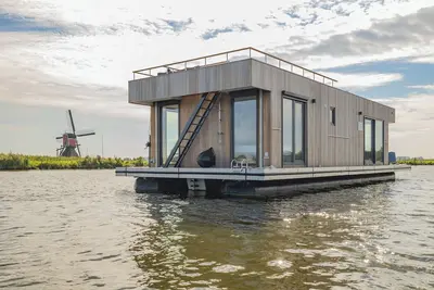 Image de Luxury Houseboat `Surla CopesClub` & Free Dinghy