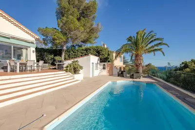 Image de Belle maison de vacances privée avec piscine privée, Wifi, Tv, terrasse, animaux admis et parking