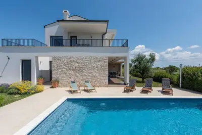 Image de Maison de vacances privée avec climatisation, piscine privée, Wifi, Tv, terrasse, vue panoramique
