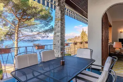 Merveilleuse maison de vacances privée avec Wifi, Tv, terrasse, animaux admis et parking