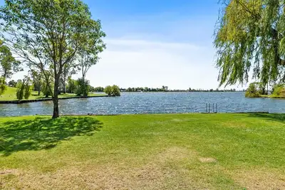 Image de Yarrawonga Lakeside Apartment 23
