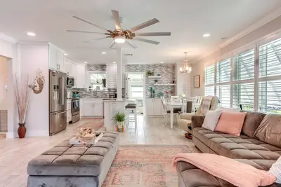 Image de Bright Home w/ Sauna & Deck: 1 Mi to Dtwn Stuart!