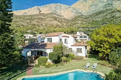 Image de Belle maison de vacances privée avec Wifi, climatisation, piscine privée, Tv, patio et parking