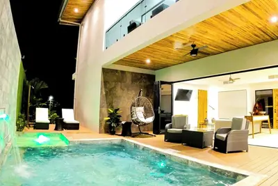 Image de Private 5 Bedroom Luxury Villa Prime Location South End Of Jaco Beach