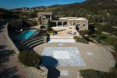 Image de Magnificent Antiparos Villa | Villa Azure Retreat | 8 Bedrooms | Private pool and Beach Direct Access | Apantima