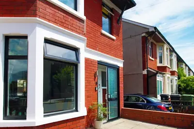 Image de Maindy House - Entire House short walk to Cardiff City Centre + parking