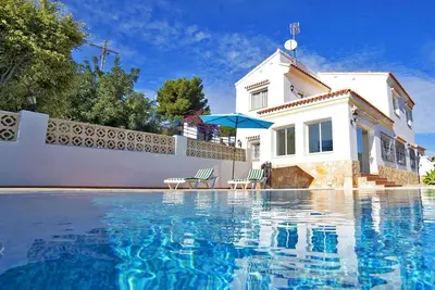 Image de Belle maison de vacances privée avec climatisation, Wifi, piscine privée, Tv, terrasse et parking