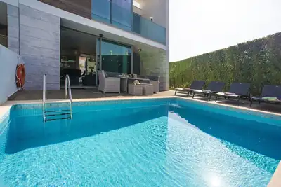 Maison de vacances privée avec piscine privée, Wifi, climatisation, Tv, terrasse, parking