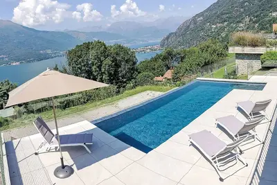 Image de Merveilleuse maison de vacances privée pour 5 personnes avec Wifi, piscine, Tv, patio et parking