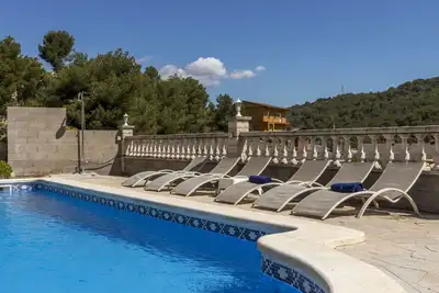 Image de Belle maison de vacances privée pour 10 personnes avec Wifi, piscine privée, Tv et terrasse
