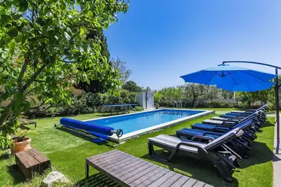 Image de Belle maison de vacances privée avec piscine privée, Wifi, climatisation, Tv, terrasse, parking