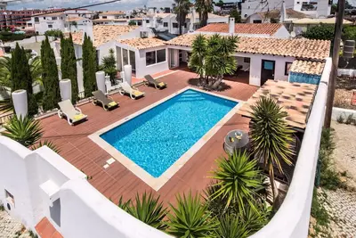 Image de Belle maison de vacances privée avec climatisation, piscine privée, Wifi, Tv, patio et parking