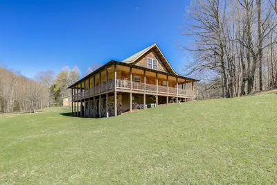 Image de Tranquil Mountain Getaway in Troutdale: Game Room!