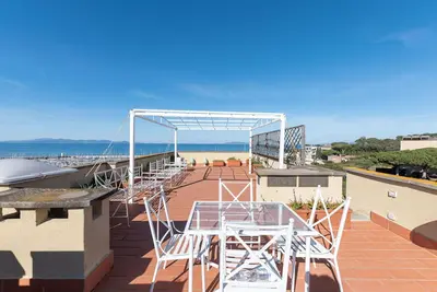 Image de Joli appartement avec climatisation, Wifi, Tv, terrasse, animaux admis et parking