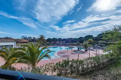 Image de Confortable appartement pour 4 personnes avec climatisation, piscine, Wifi, Tv, terrasse et parking