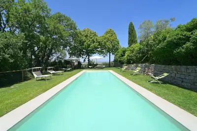 Image de Belle maison de vacances privée avec piscine privée, Wifi, bain à remous, Tv, balcon, parking