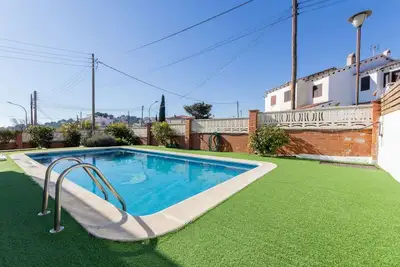 Image de Maison de vacances privée avec Wifi, piscine privée, climatisation, Tv, patio, animaux admis
