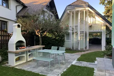 Agréable appartement pour 4 personnes avec piscine, climatisation, Wifi, Tv, patio et parking