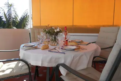 Image de Bel appartement pour 4 personnes avec Wifi, climatisation, Tv, patio et parking