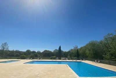 Image de Bel appartement pour 2 personnes avec Wifi, piscine, Tv, terrasse, animaux admis et parking