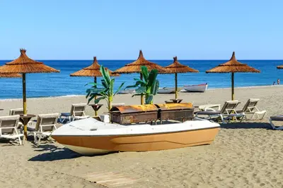 Image de Bel appartement avec climatisation, piscine, Wifi, Tv, terrasse, animaux admis et parking