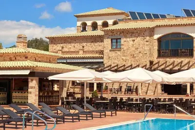 Image de Agréable appartement pour 4 personnes avec piscine, Wifi, Tv, terrasse et parking