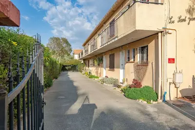 Image de Bel appartement pour 4 personnes avec climatisation, Wifi, Tv, patio et parking