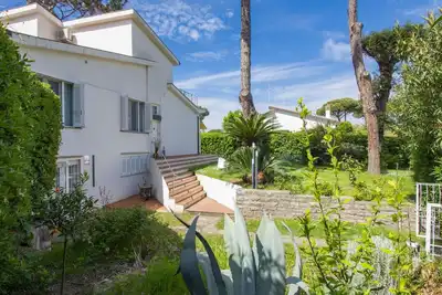 Belle maison de vacances privée avec climatisation, bain à remous, Wifi, Tv, terrasse, parking