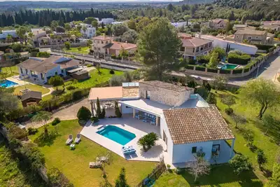 Image de Belle maison de vacances privée avec Wifi, piscine privée, climatisation, Tv, patio et parking