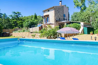 Image de Maison de vacances privée avec Wifi, piscine privée, bain à remous, climatisation, Tv, terrasse