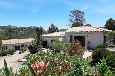 Image de Maison de vacances privée avec climatisation, piscine, Wifi, terrasse, vue panoramique, parking