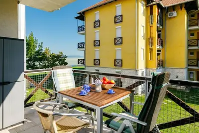 Image de Agréable appartement pour 4 personnes avec climatisation, Wifi, Tv, balcon et parking