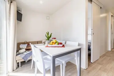 Image de Appartement dans une maison de vacances avec climatisation, Wifi, piscine, Tv, terrasse, parking