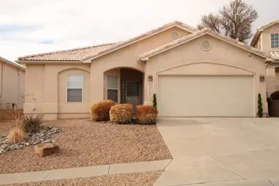 Image de Visto House/ Memory Foam Beds & Big Screen Tv