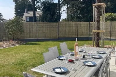 Image de Belle maison de vacances privée pour 8 personnes avec Wifi, Tv, terrasse et parking