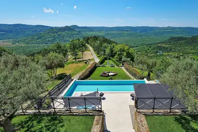 Image de Maison de vacances privée avec piscine privée, bain à remous, climatisation, Wifi, Tv, terrasse