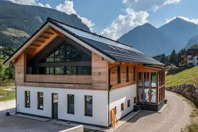 Image de Confortable appartement pour 4 personnes avec bain Ă remous, Wifi, Tv, patio et parking