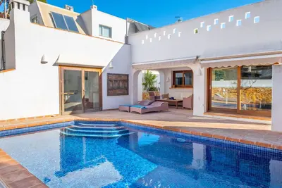 Image de Maison de vacances privée avec piscine privée, Wifi, climatisation, Tv, terrasse, parking