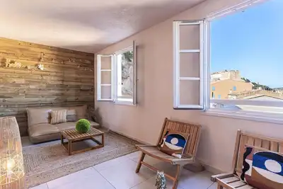 Image de Confortable appartement pour 4 personnes avec climatisation, Wifi, Tv, patio et parking