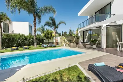 Image de Belle maison de vacances privée avec climatisation, Wifi, piscine privée, Tv, terrasse, parking