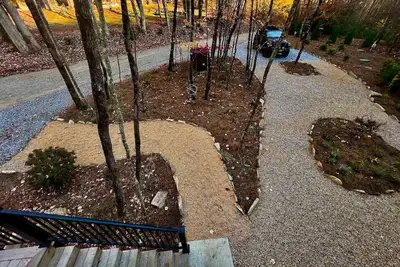 Image de Glamping in Brevard - Hellbender Treehouse